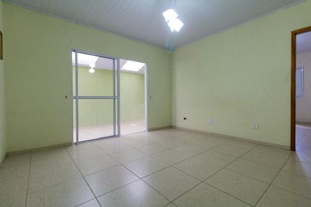 Casa para alugar com 135m², 2 quartos e 2 vagas Casa para alugar com 135m², 2 quartos e 2 vagasSala