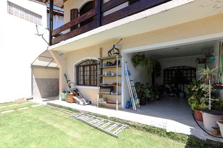 Casa para alugar com 200m², 3 quartos e 7 vagas Casa para alugar com 200m², 3 quartos e 7 vagasQuintal