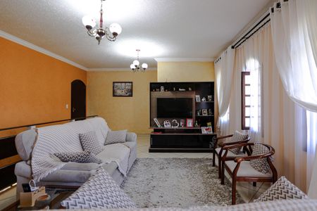 Casa para alugar com 200m², 3 quartos e 7 vagas Casa para alugar com 200m², 3 quartos e 7 vagasSala