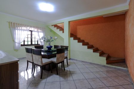 Casa para alugar com 200m², 3 quartos e 7 vagas Casa para alugar com 200m², 3 quartos e 7 vagasSala de Jantar