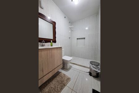 Casa à venda com 740m², 3 quartos e 3 vagas Casa à venda com 740m², 3 quartos e 3 vagasBanheiro Social
