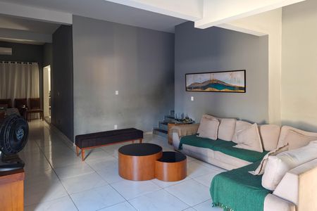 Sala de casa à venda com 3 quartos, 740m² em Badu, Niterói