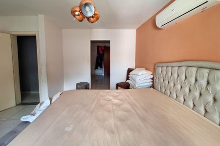 Casa à venda com 740m², 3 quartos e 3 vagas Casa à venda com 740m², 3 quartos e 3 vagasSuíte 1