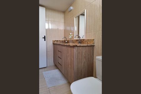 Casa à venda com 740m², 3 quartos e 3 vagas Casa à venda com 740m², 3 quartos e 3 vagasBanheiro da Suíte 1