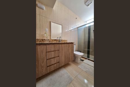 Casa à venda com 740m², 3 quartos e 3 vagas Casa à venda com 740m², 3 quartos e 3 vagasBanheiro da Suíte 1