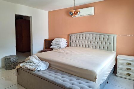 Suíte 1 de casa à venda com 3 quartos, 740m² em Badu, Niterói