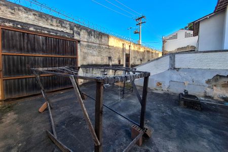 Casa à venda com 740m², 3 quartos e 3 vagas Casa à venda com 740m², 3 quartos e 3 vagasQuintal