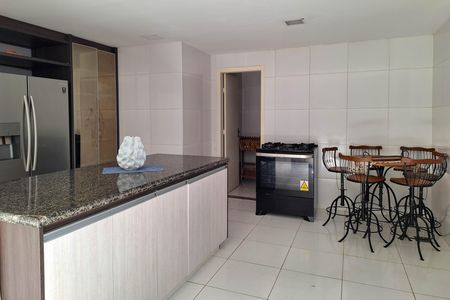 Casa à venda com 740m², 3 quartos e 3 vagas Casa à venda com 740m², 3 quartos e 3 vagasCozinha