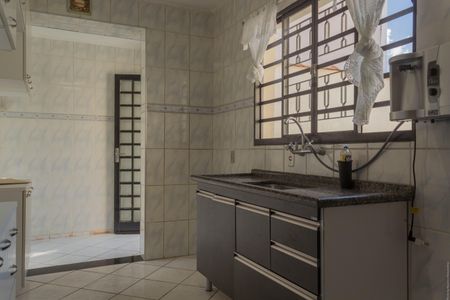 Casa à venda com 175m², 3 quartos e 2 vagasCozinha