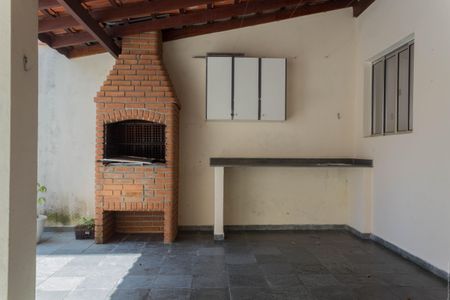Casa à venda com 175m², 3 quartos e 2 vagasQuintal
