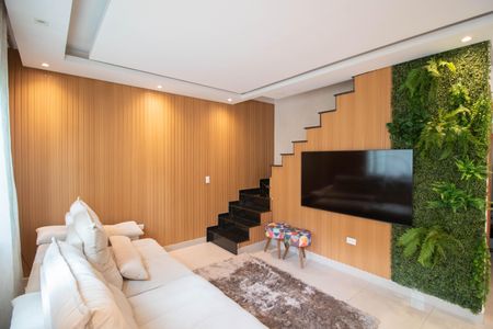 SALA de casa de condomínio à venda com 2 quartos, 102m² em Vila Vitorio Mazzei, São Paulo