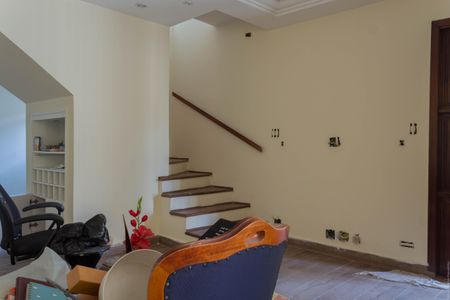 Casa para alugar com 300m², 6 quartos e 3 vagasSala