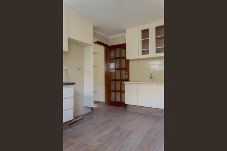 Casa para alugar com 300m², 6 quartos e 3 vagasCozinha