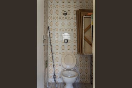 Casa para alugar com 300m², 6 quartos e 3 vagasBanheiro de Serviço