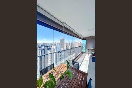 Apartamento à venda com 106m², 3 quartos e 2 vagasVaranda