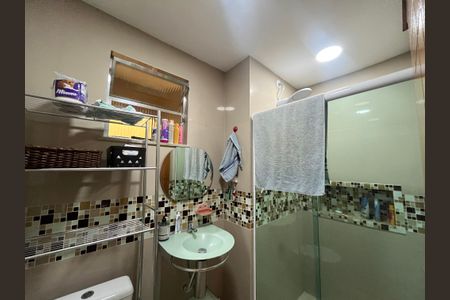 Banheiro de apartamento à venda com 2 quartos, 62m² em Tauá, Rio de Janeiro