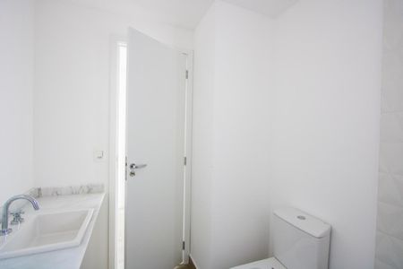 Apartamento à venda com 161m², 3 quartos e 3 vagasBanheiro do quarto 1
