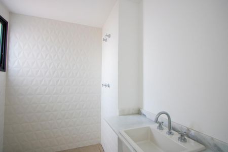 Apartamento à venda com 161m², 3 quartos e 3 vagasBanheiro do quarto 1