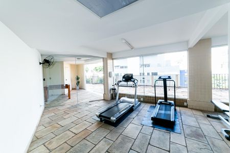 Apartamento para alugar com 110m², 2 quartos e 3 vagas Apartamento para alugar com 110m², 2 quartos e 3 vagasÁrea comum - Academia