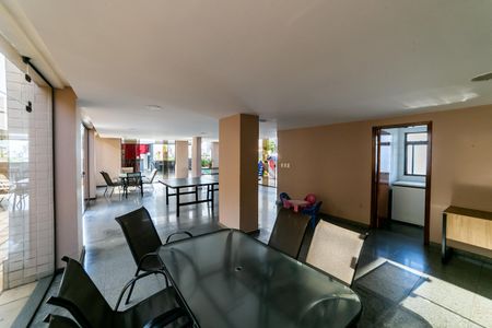 Apartamento para alugar com 110m², 2 quartos e 3 vagas Apartamento para alugar com 110m², 2 quartos e 3 vagasÁrea comum - Salão de festas