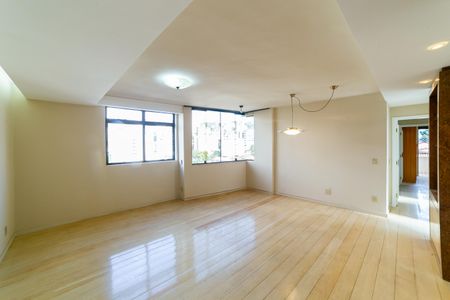 Apartamento para alugar com 110m², 2 quartos e 3 vagas Apartamento para alugar com 110m², 2 quartos e 3 vagasSala