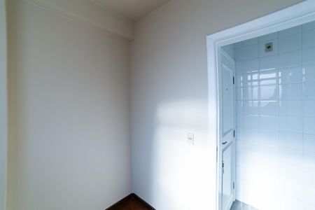 Apartamento para alugar com 110m², 2 quartos e 3 vagas Apartamento para alugar com 110m², 2 quartos e 3 vagasQuarto de Serviço
