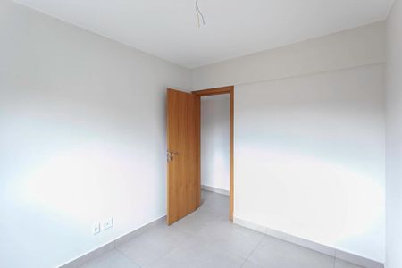 Apartamento à venda com 85m², 3 quartos e 2 vagas Apartamento à venda com 85m², 3 quartos e 2 vagasQuarto 2