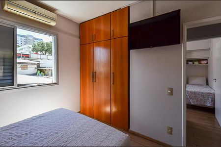 Apartamento à venda com 180m², 4 quartos e 2 vagas Apartamento à venda com 180m², 4 quartos e 2 vagasSuíte