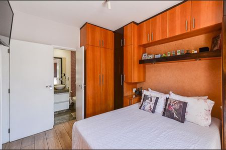 Apartamento à venda com 180m², 4 quartos e 2 vagas Apartamento à venda com 180m², 4 quartos e 2 vagasSuíte