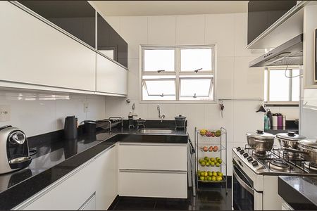 Apartamento à venda com 180m², 4 quartos e 2 vagas Apartamento à venda com 180m², 4 quartos e 2 vagasCozinha