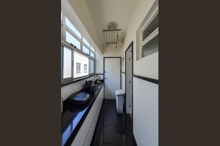 Apartamento à venda com 180m², 4 quartos e 2 vagas Apartamento à venda com 180m², 4 quartos e 2 vagasÁrea de Serviço