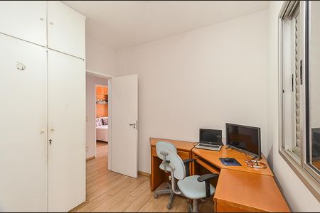 Apartamento à venda com 180m², 4 quartos e 2 vagas Apartamento à venda com 180m², 4 quartos e 2 vagasQuarto 2