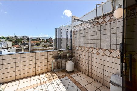Apartamento à venda com 180m², 4 quartos e 2 vagas Apartamento à venda com 180m², 4 quartos e 2 vagasCobertura