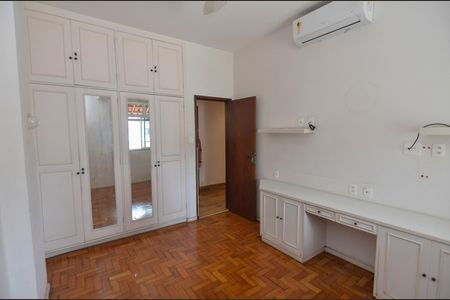Apartamento à venda com 131m², 3 quartos e 1 vagaQuarto 2