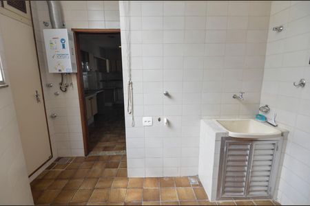 Apartamento à venda com 131m², 3 quartos e 1 vagaÁrea de Serviço