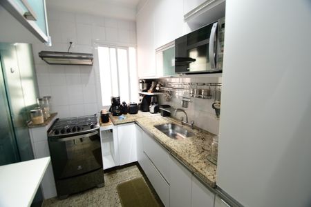 Apartamento à venda com 75m², 3 quartos e 2 vagasCozinha