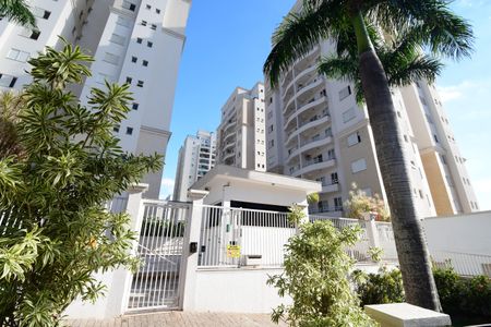 Apartamento à venda com 75m², 3 quartos e 2 vagasFachada e portaria