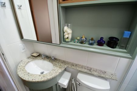 Apartamento à venda com 75m², 3 quartos e 2 vagasBanheiro Suíte