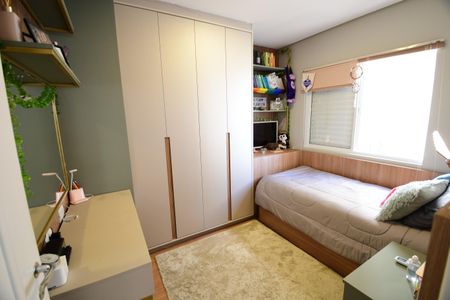 Apartamento à venda com 75m², 3 quartos e 2 vagasQuarto 2