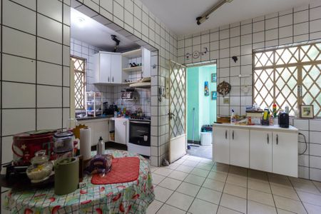 Casa à venda com 187m², 4 quartos e 3 vagas Casa à venda com 187m², 4 quartos e 3 vagasCozinha