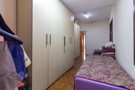 Casa à venda com 187m², 4 quartos e 3 vagas Casa à venda com 187m², 4 quartos e 3 vagasQuarto