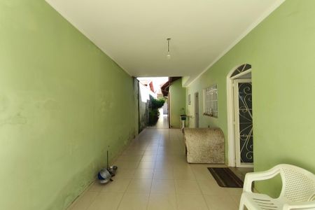 Casa à venda com 200m², 3 quartos e 4 vagasQuintal - Garagem
