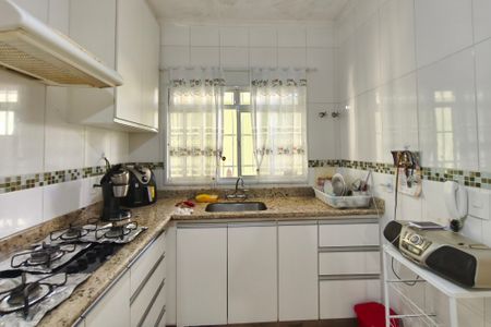 Casa à venda com 200m², 3 quartos e 4 vagas Casa à venda com 200m², 3 quartos e 4 vagasCozinha