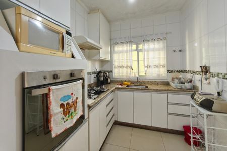 Casa à venda com 200m², 3 quartos e 4 vagas Casa à venda com 200m², 3 quartos e 4 vagasCozinha