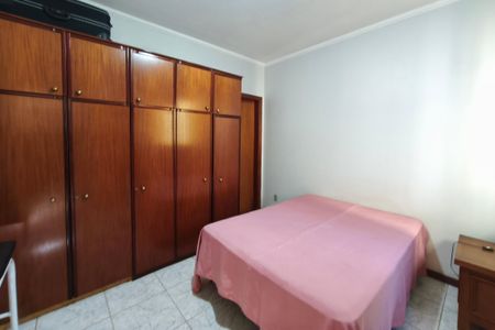 Casa à venda com 200m², 3 quartos e 4 vagas Casa à venda com 200m², 3 quartos e 4 vagasQuarto Suíte