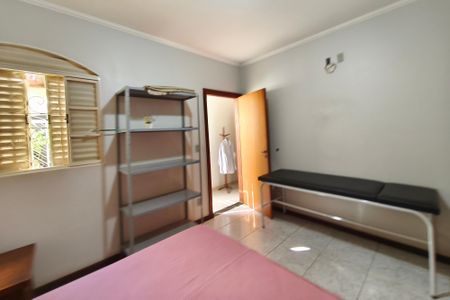 Casa à venda com 200m², 3 quartos e 4 vagasQuarto Suíte