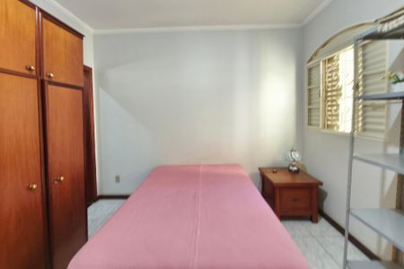 Casa à venda com 200m², 3 quartos e 4 vagasQuarto Suíte