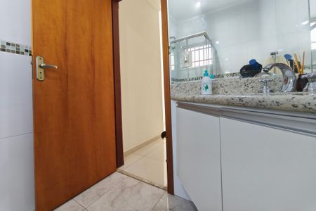 Casa à venda com 200m², 3 quartos e 4 vagas Casa à venda com 200m², 3 quartos e 4 vagasBanheiro Social