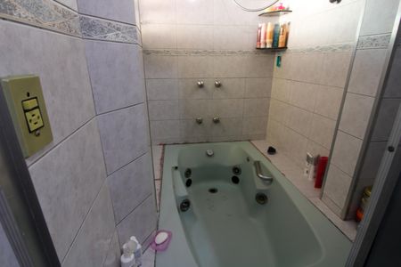 Casa à venda com 359m², 4 quartos e 2 vagasBanheiro Quarto 4 Suíte