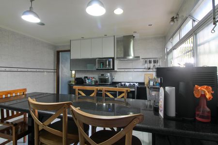 Casa à venda com 359m², 4 quartos e 2 vagasCozinha